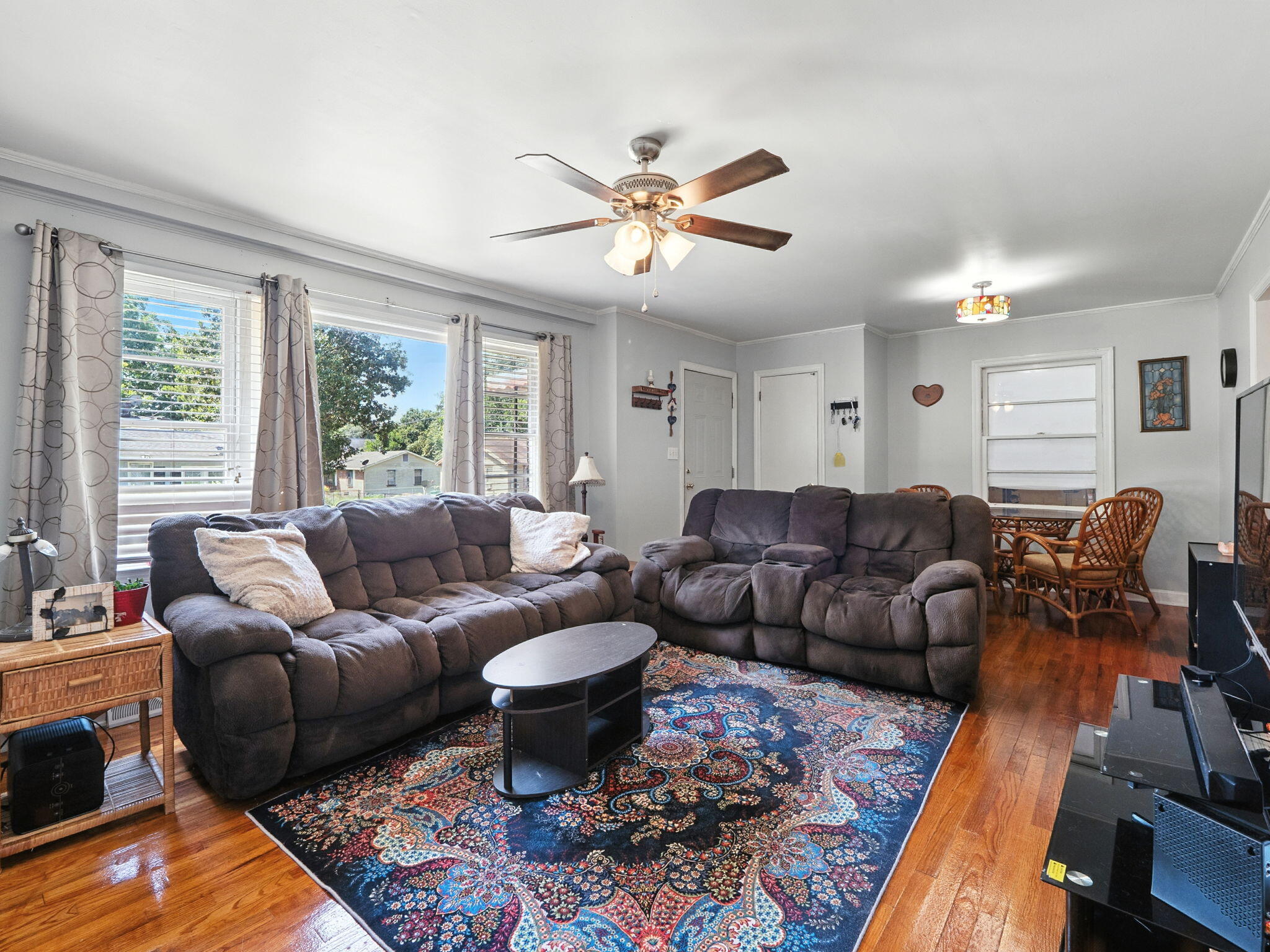 1122 Session Street