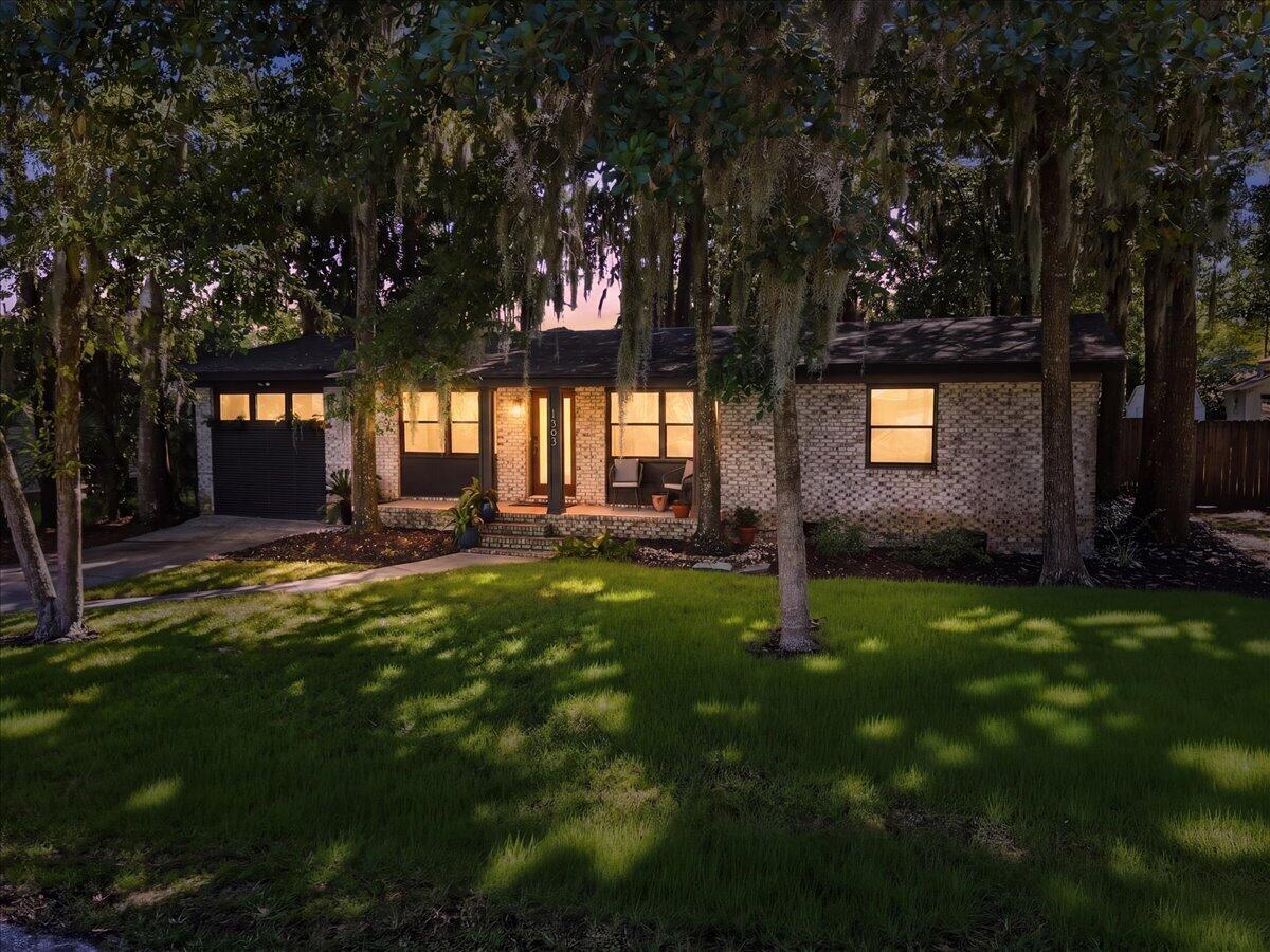 1203 Valley Drive