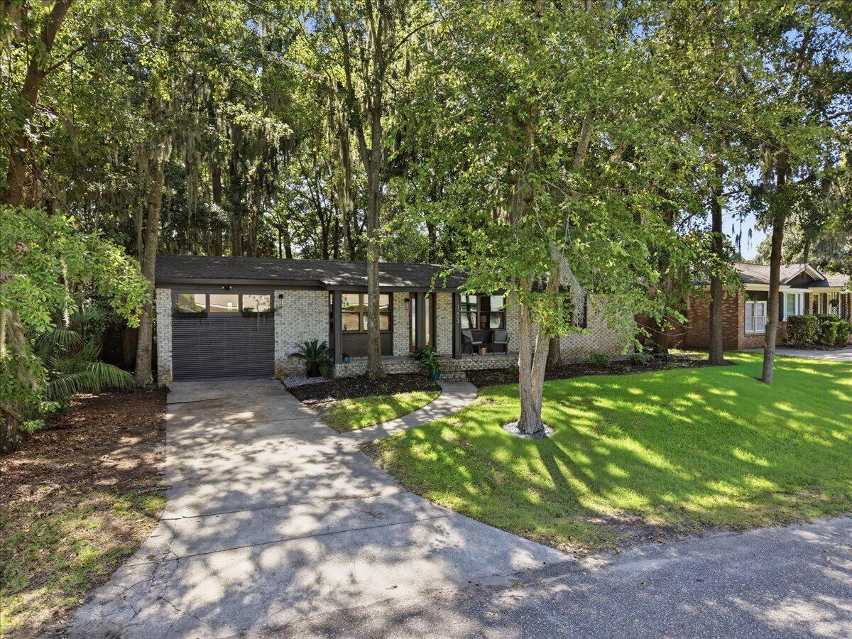1203 Valley Drive