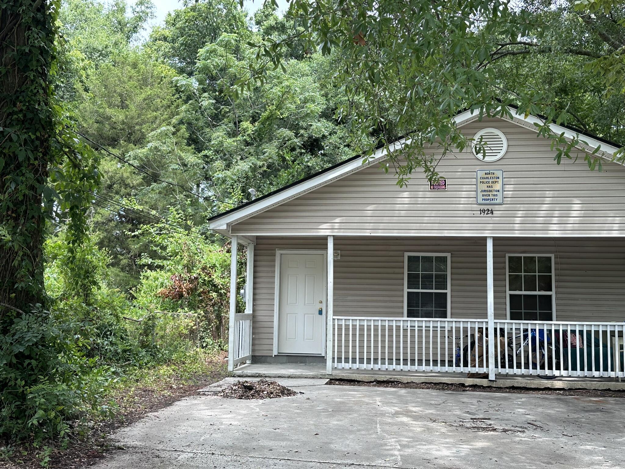 1924 Baxter Street