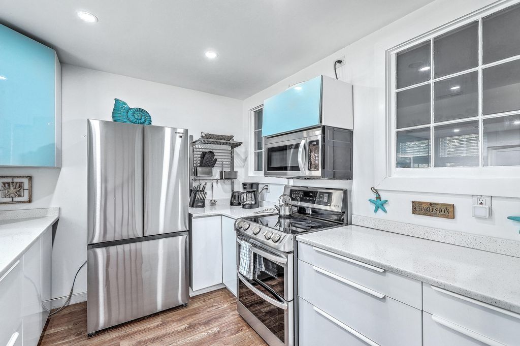 Photo of 952 Fowler Court #F, Mount Pleasant, SC 29464 (MLS # 25027972)