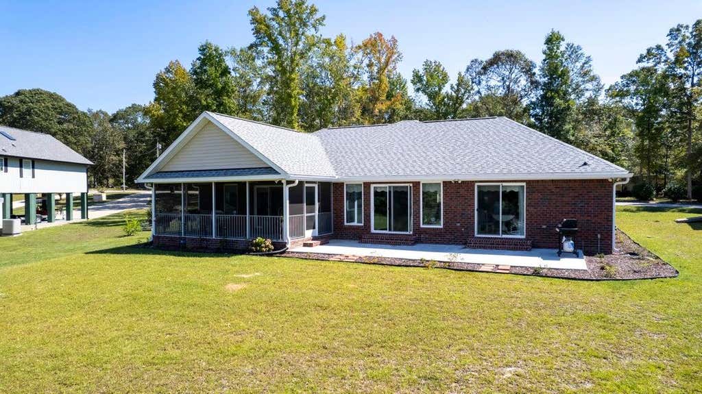 Photo of 1226 Lesesne Drive, Manning, SC 29102 (MLS # 26019558)