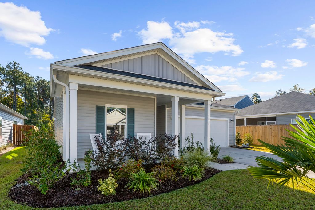 Photo of 1434 Arabella Street Street, Charleston, SC 29414 (MLS # 26005923)