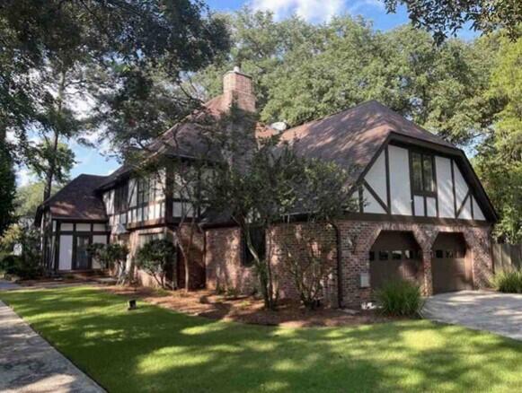 104 Legend Oaks Way