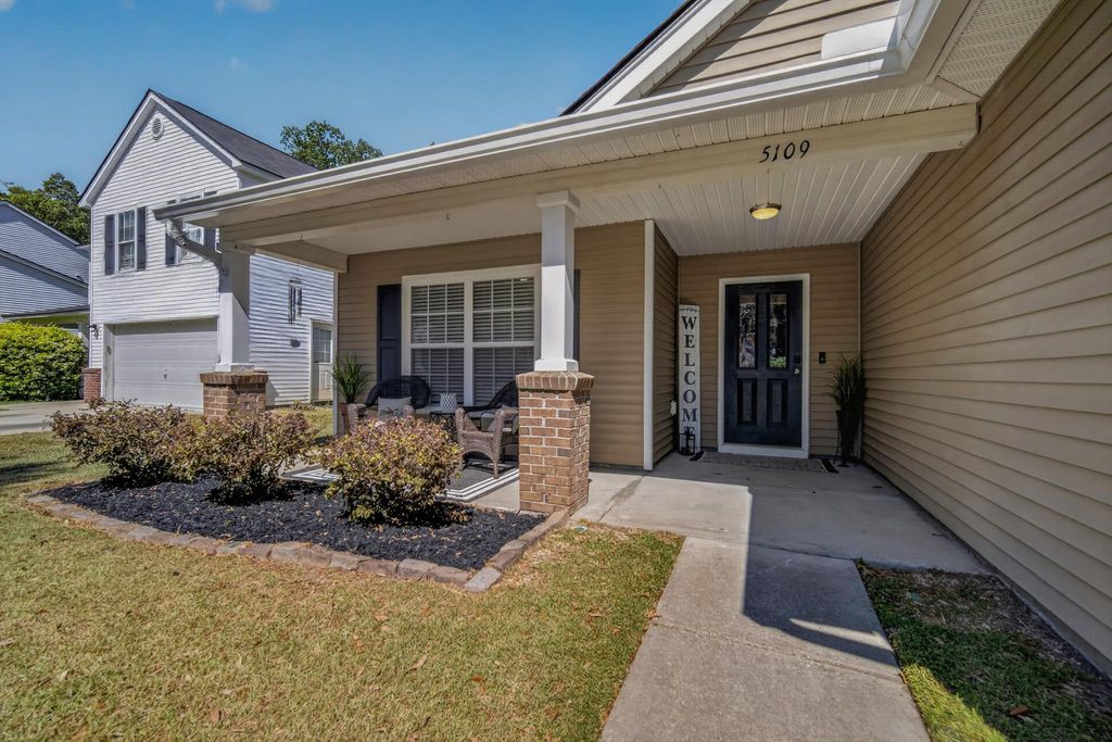 Photo of 5109 Morrow Lane, Summerville, SC 29485 (MLS # 26011703)