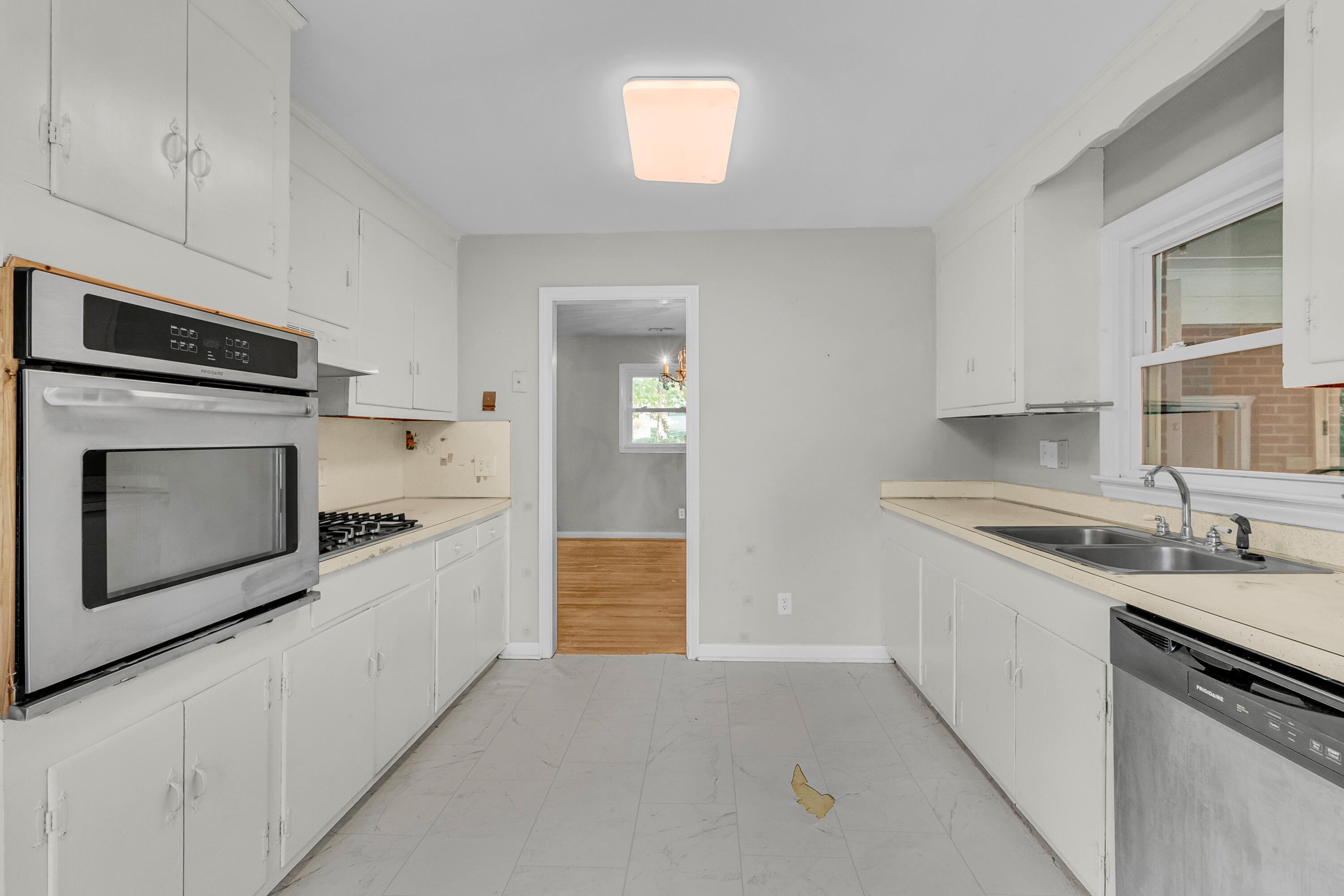 1221 Byron Road