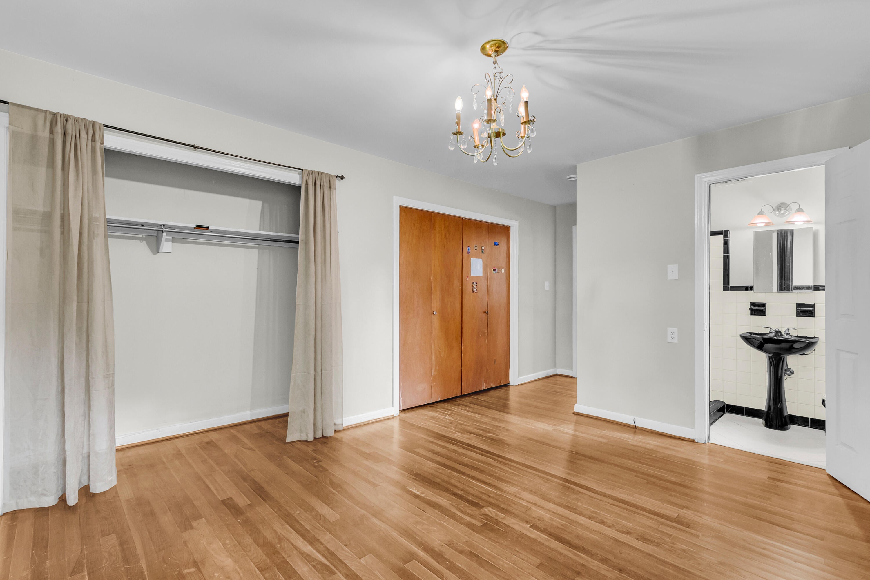 1221 Byron Road