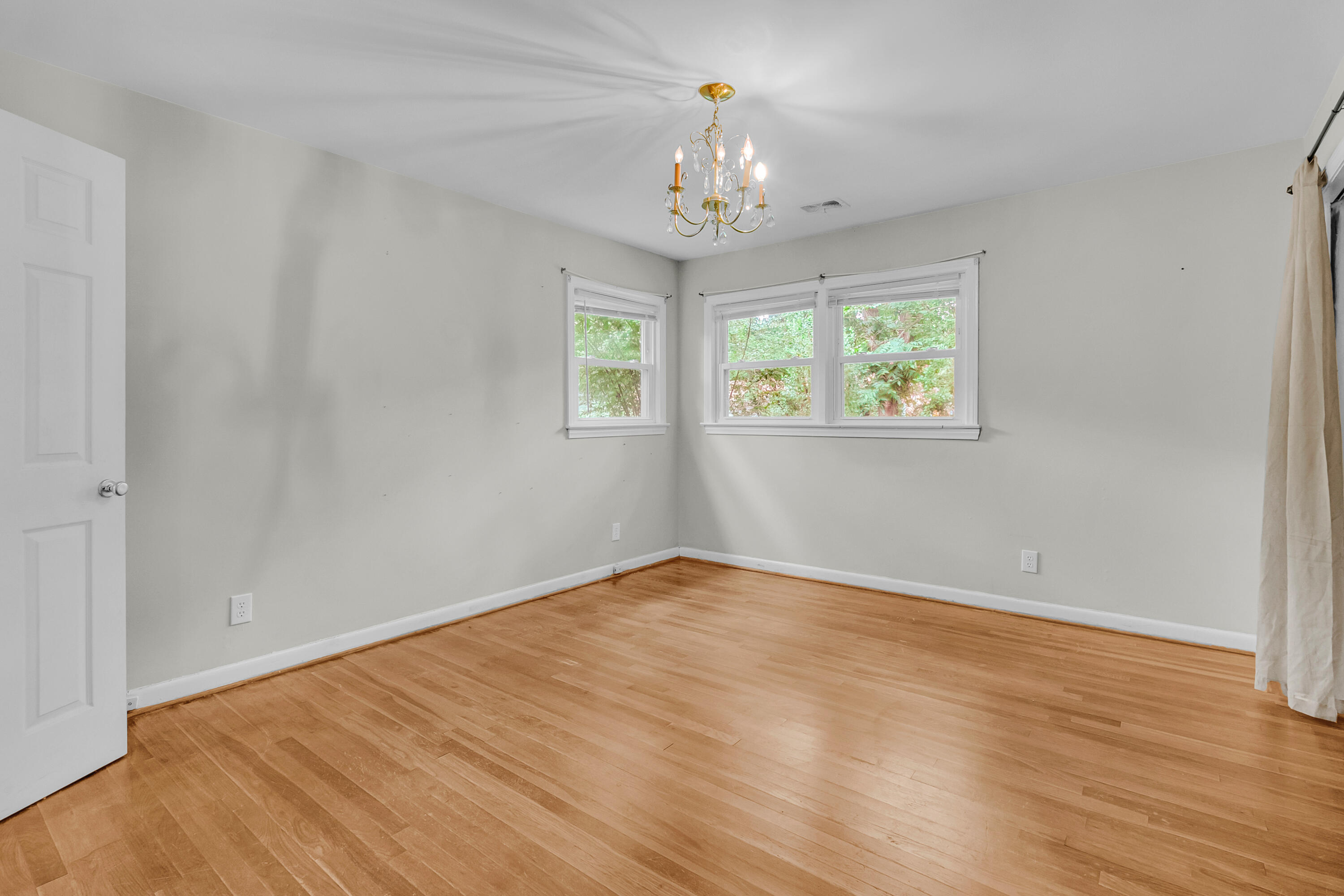 1221 Byron Road