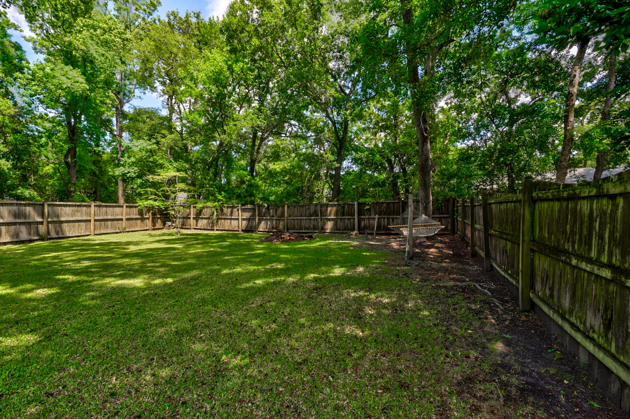 42 Woodleaf Court