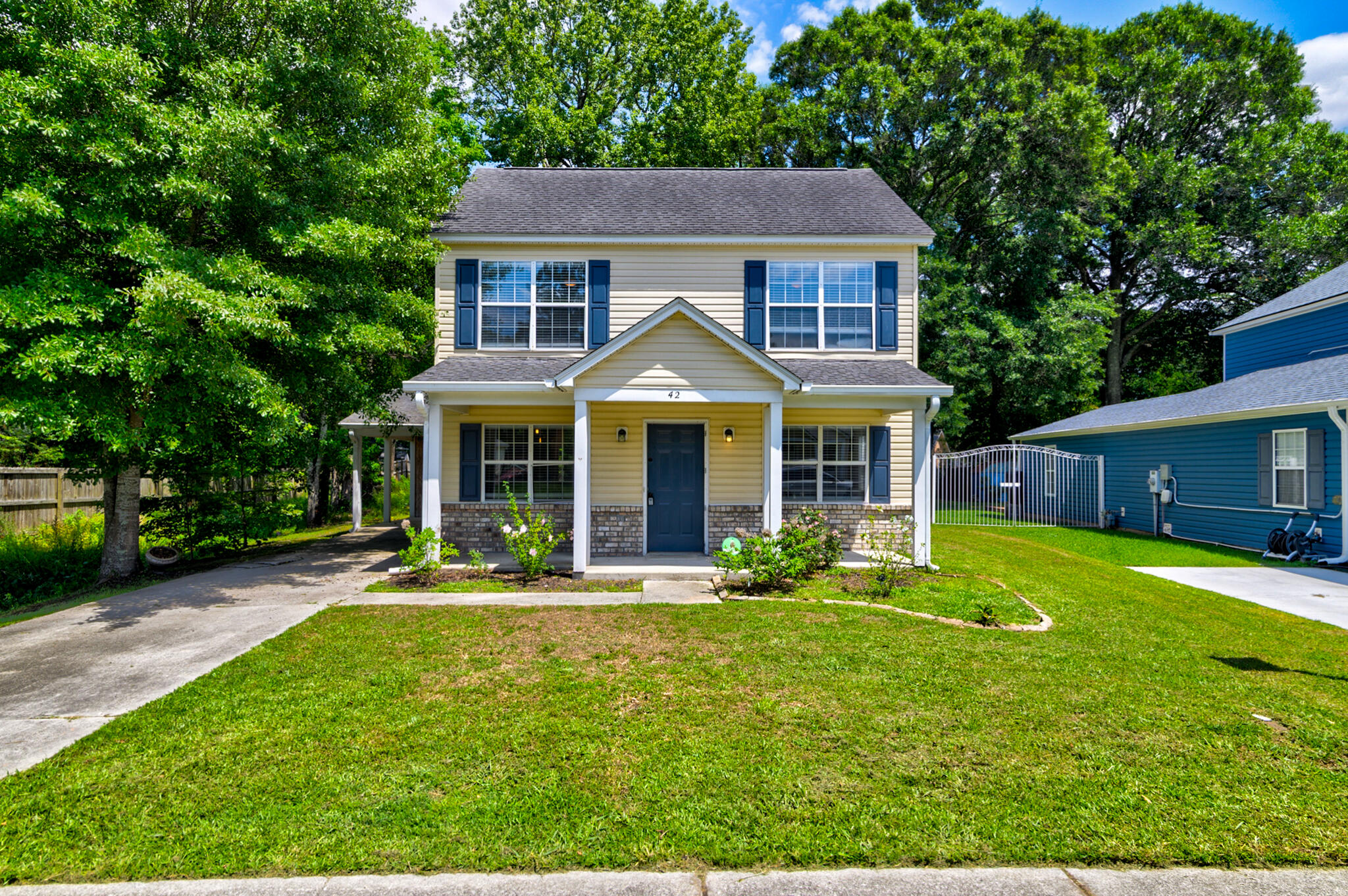 42 Woodleaf Court