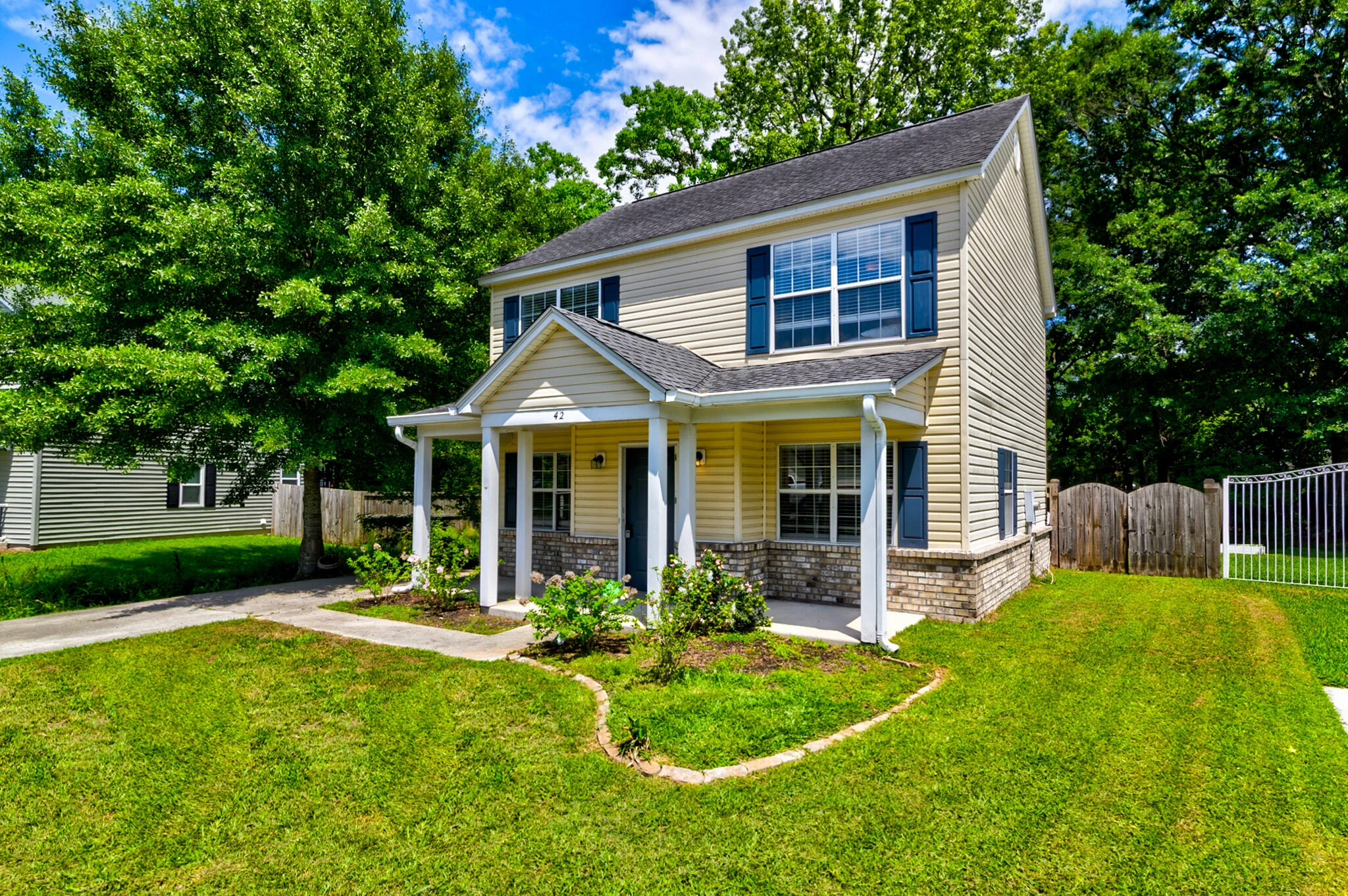 42 Woodleaf Court