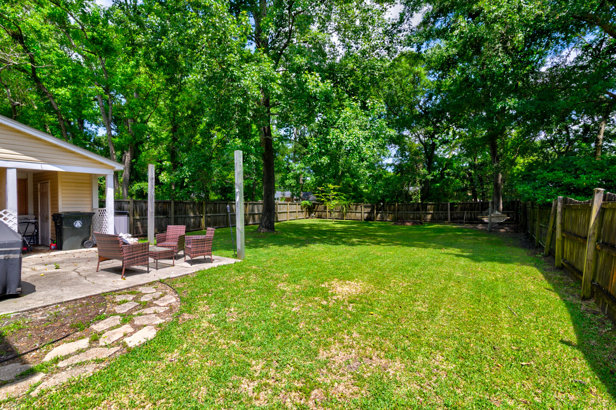42 Woodleaf Court