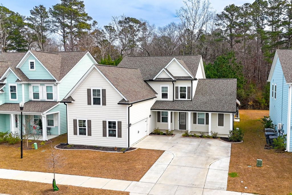 Photo of 412 Oak View Way, Summerville, SC 29483 (MLS # 26000314)