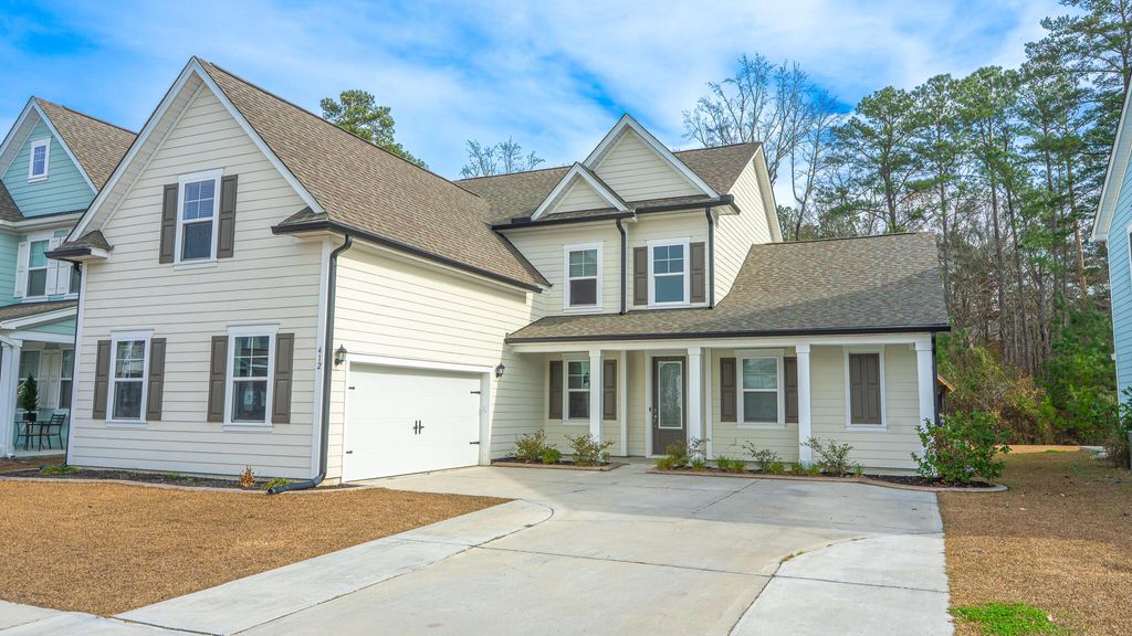 Photo of 412 Oak View Way, Summerville, SC 29483 (MLS # 26000314)