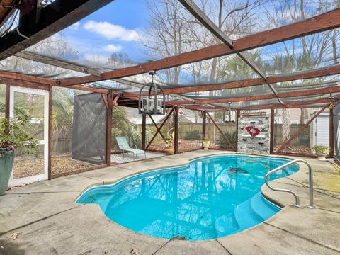 A home in North Charleston