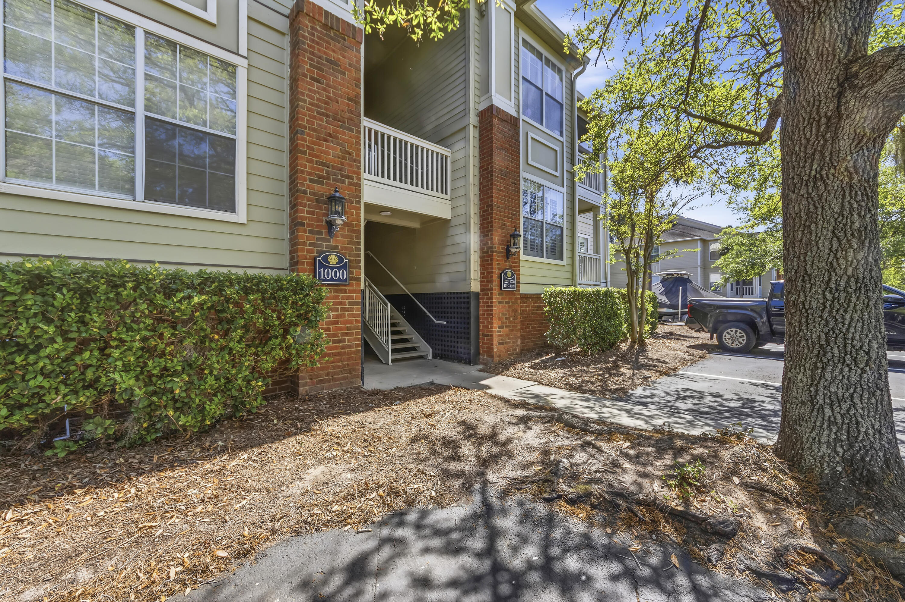 1600 Long Grove Drive 1025