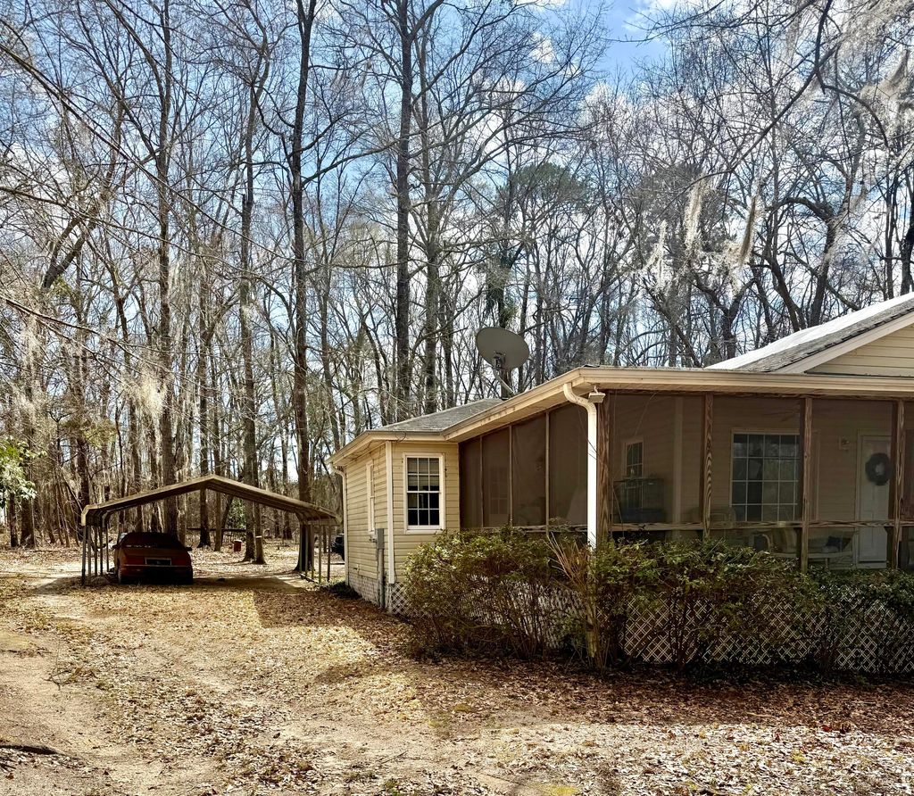 Photo of 648 Stumphole Road, Elloree, SC 29047 (MLS # 26007410)