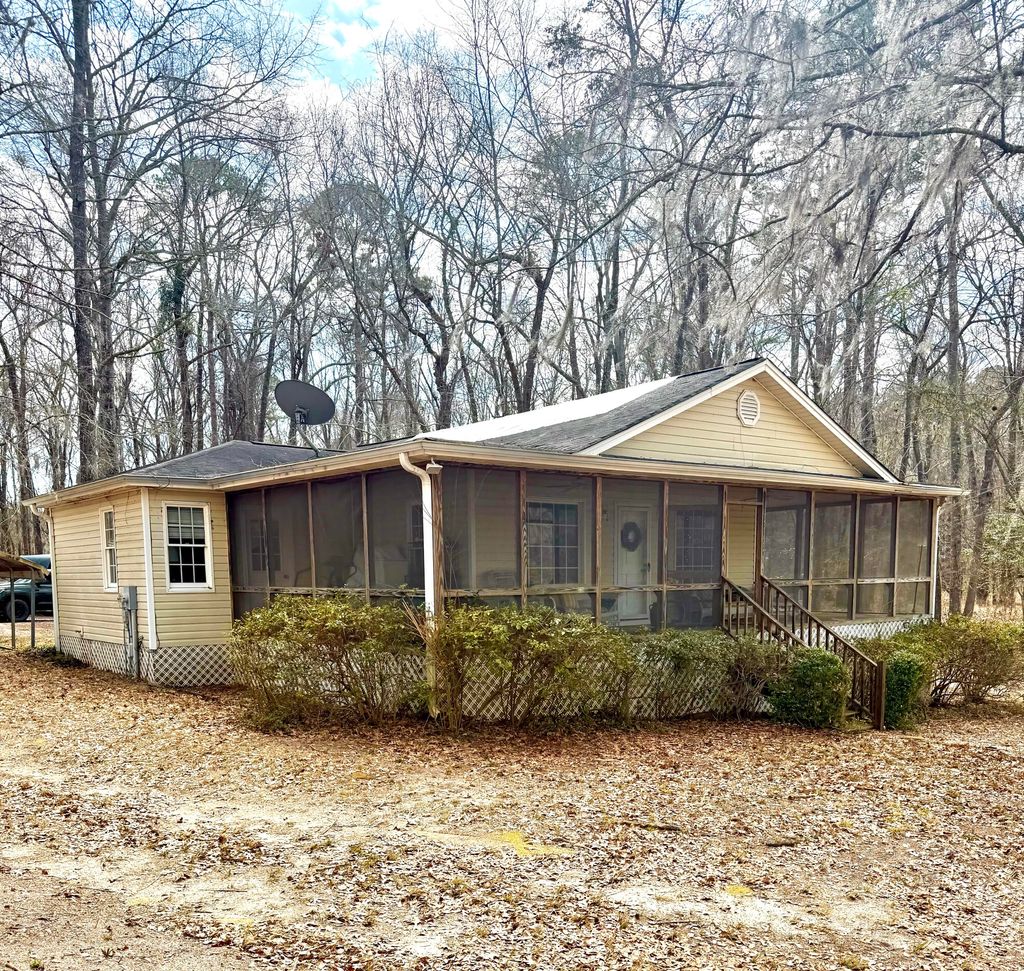 Photo of 648 Stumphole Road, Elloree, SC 29047 (MLS # 26007410)