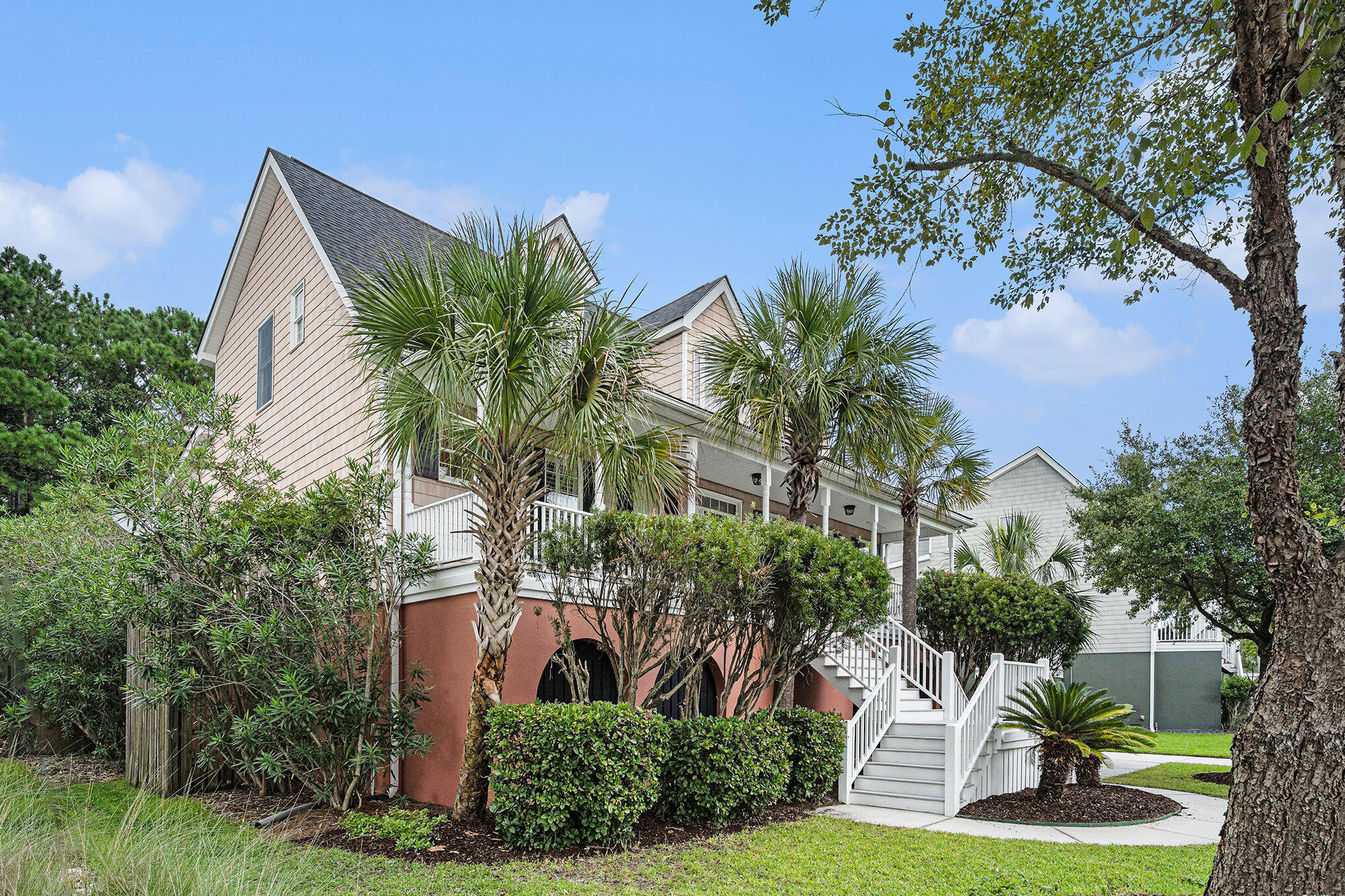 1823 Delacourt Avenue