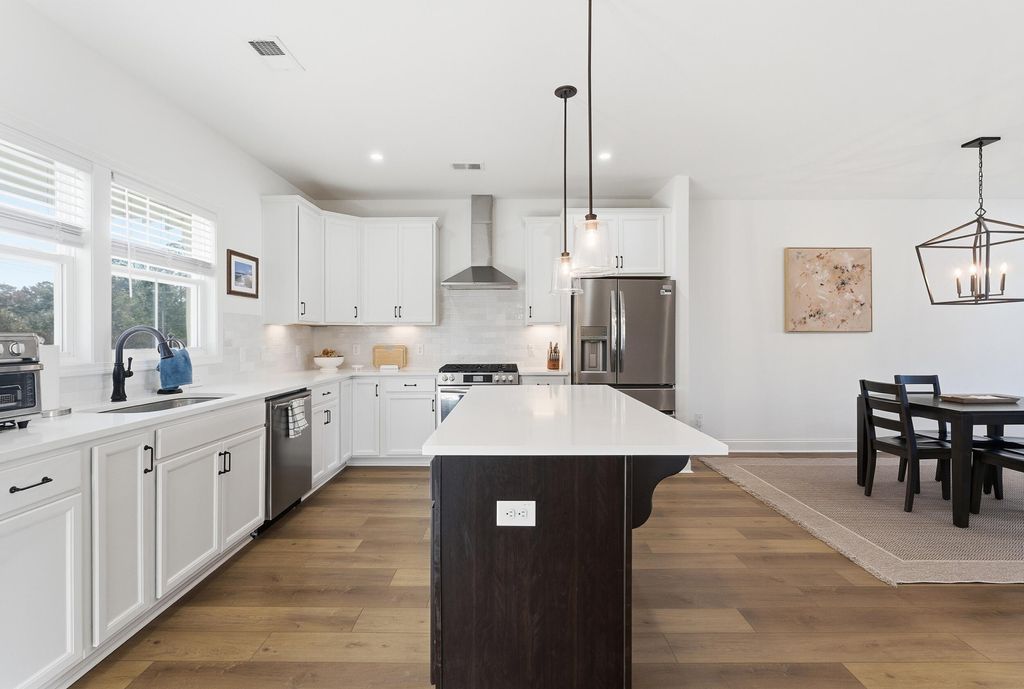 Photo of 639 N Laurel Street, Summerville, SC 29483 (MLS # 26006323)