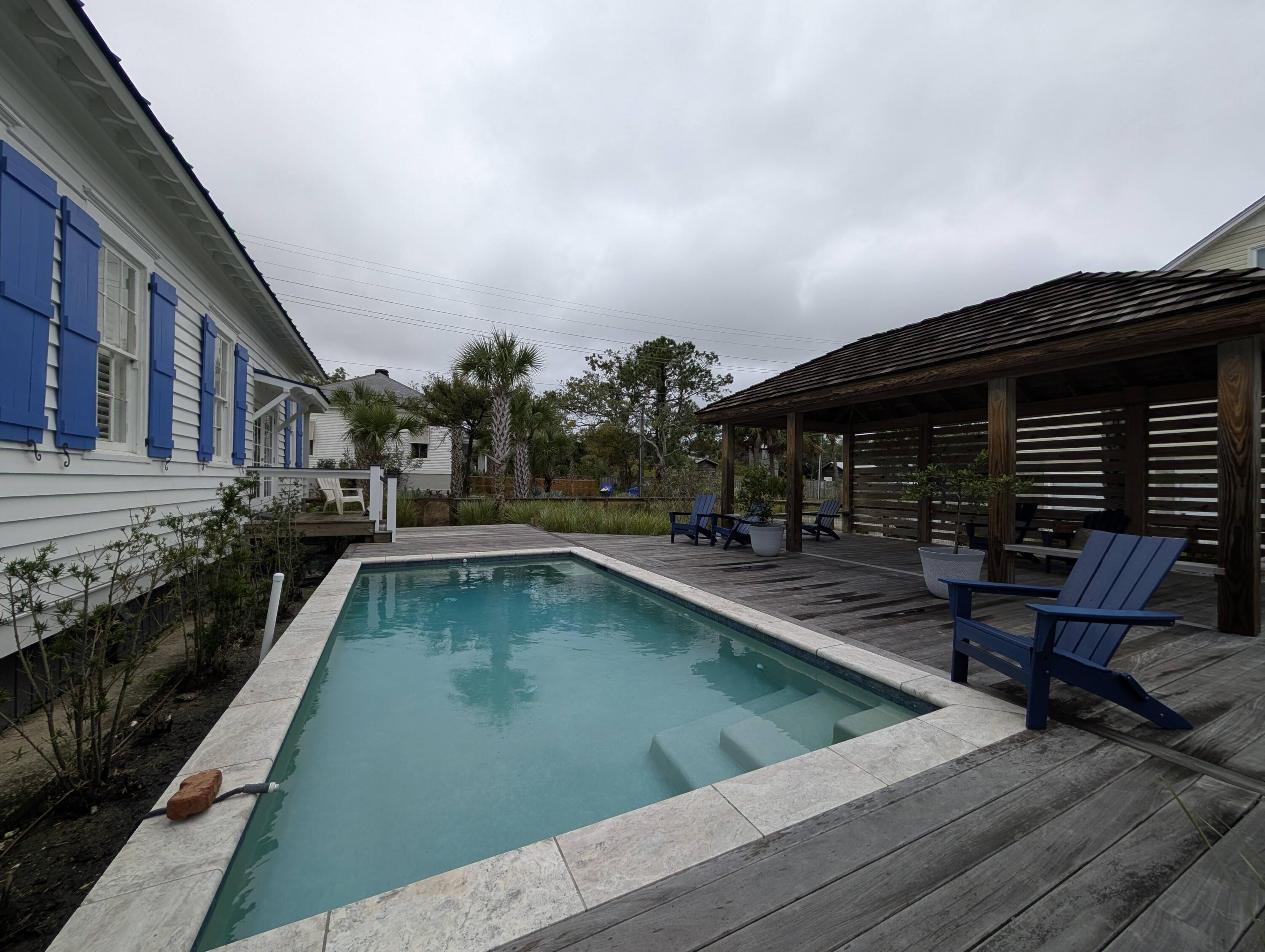 1712 Thompson Avenue