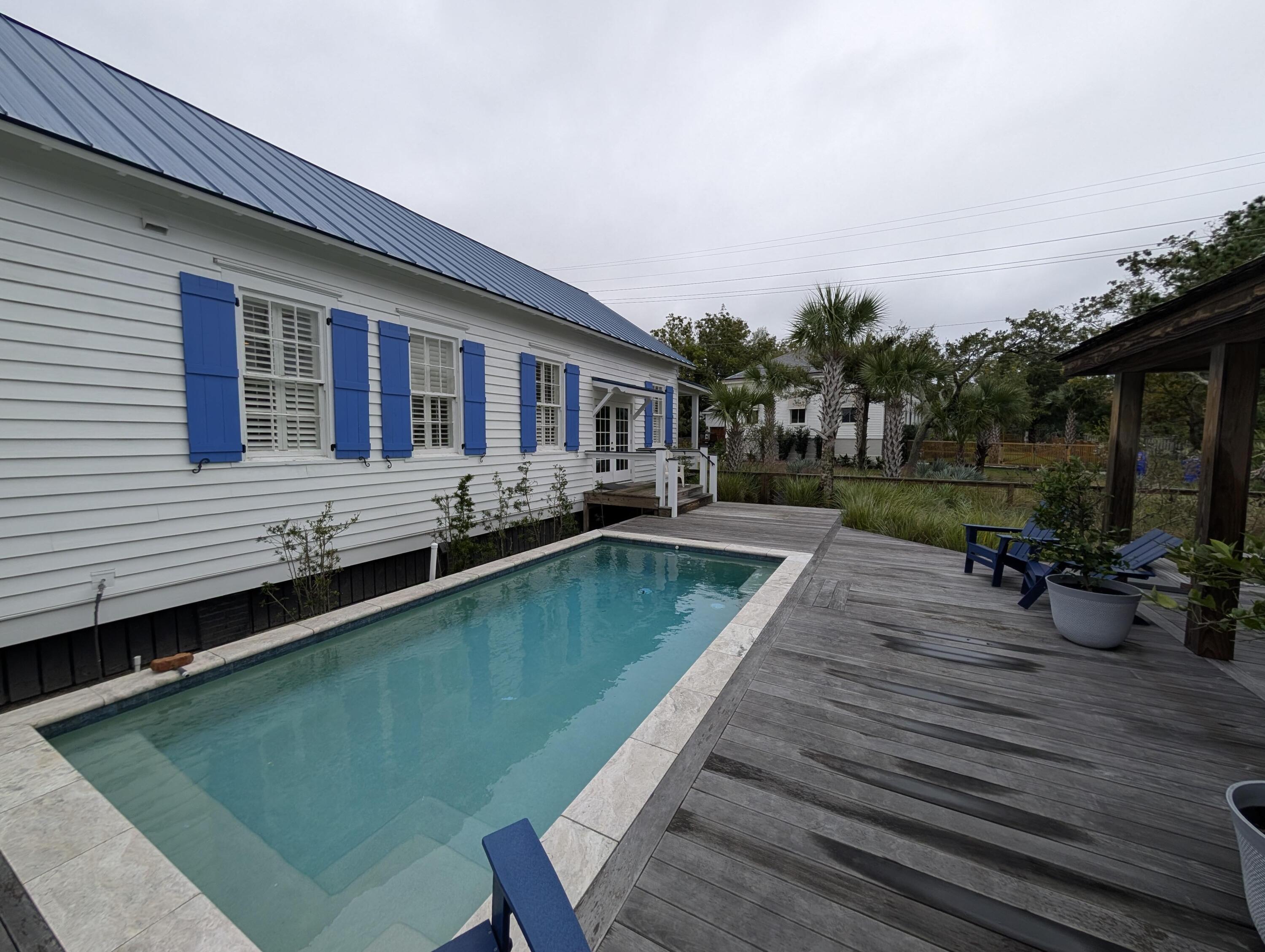 1712 Thompson Avenue