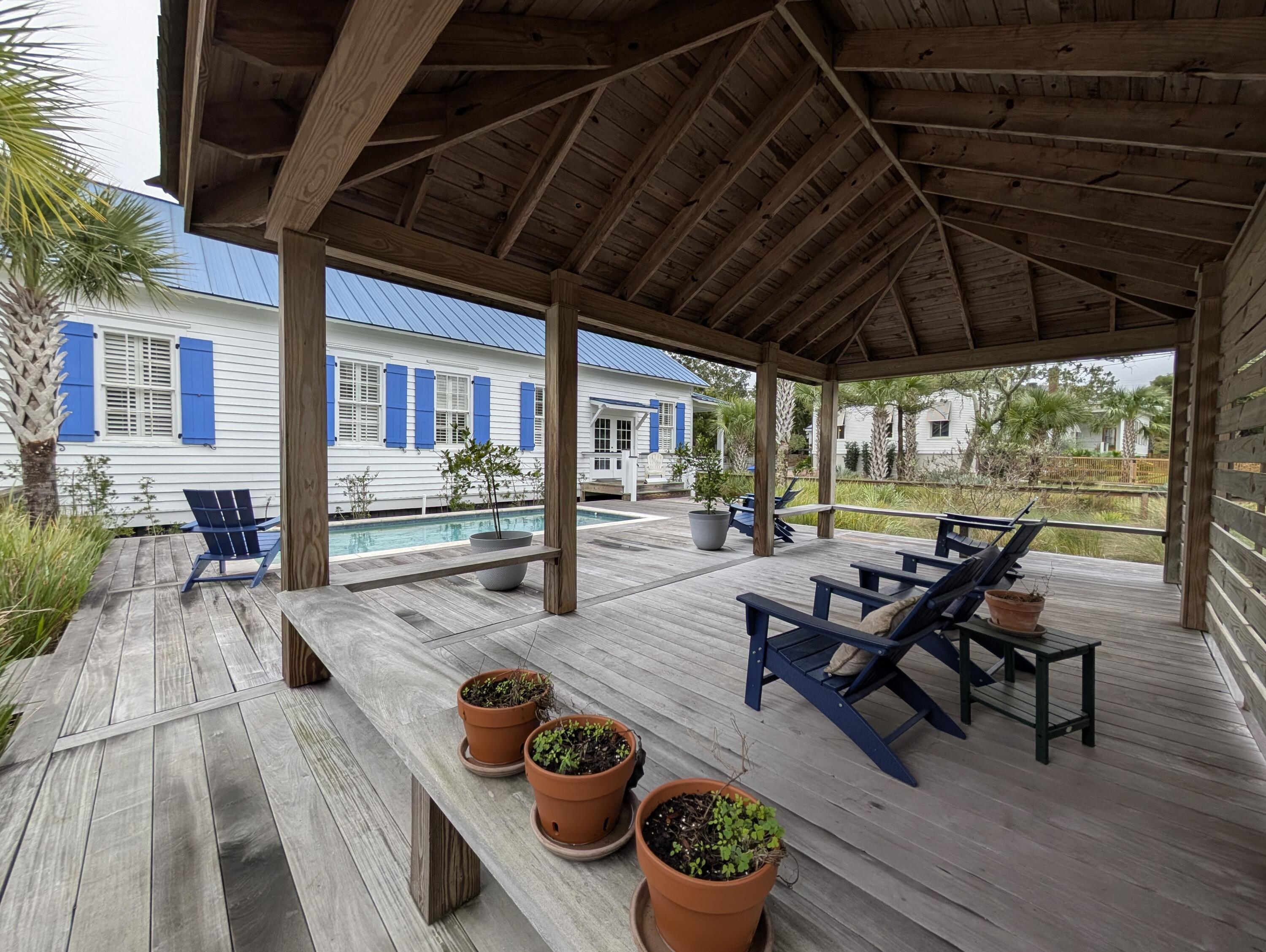 1712 Thompson Avenue