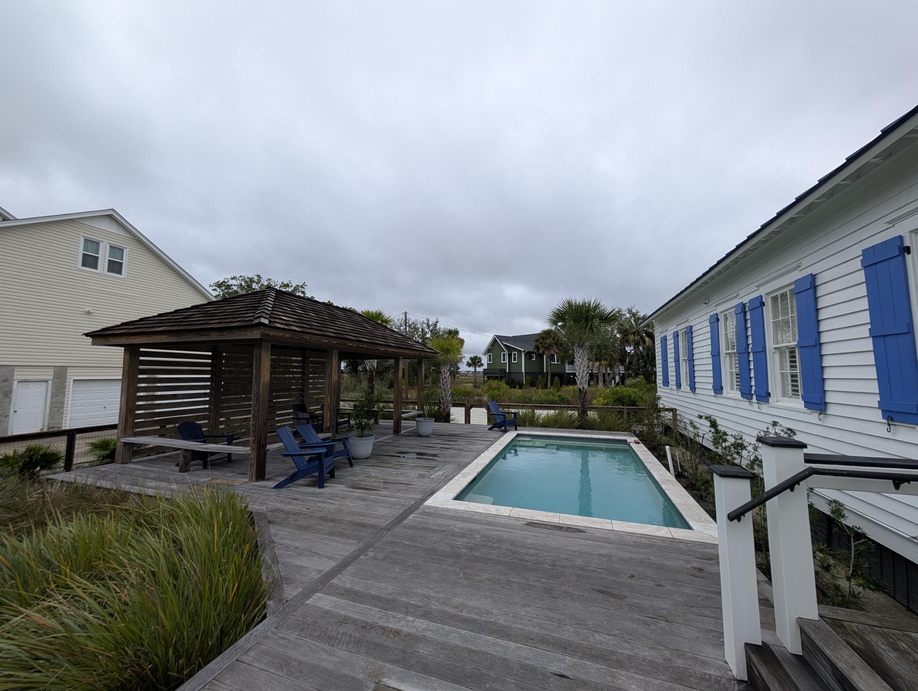 1712 Thompson Avenue