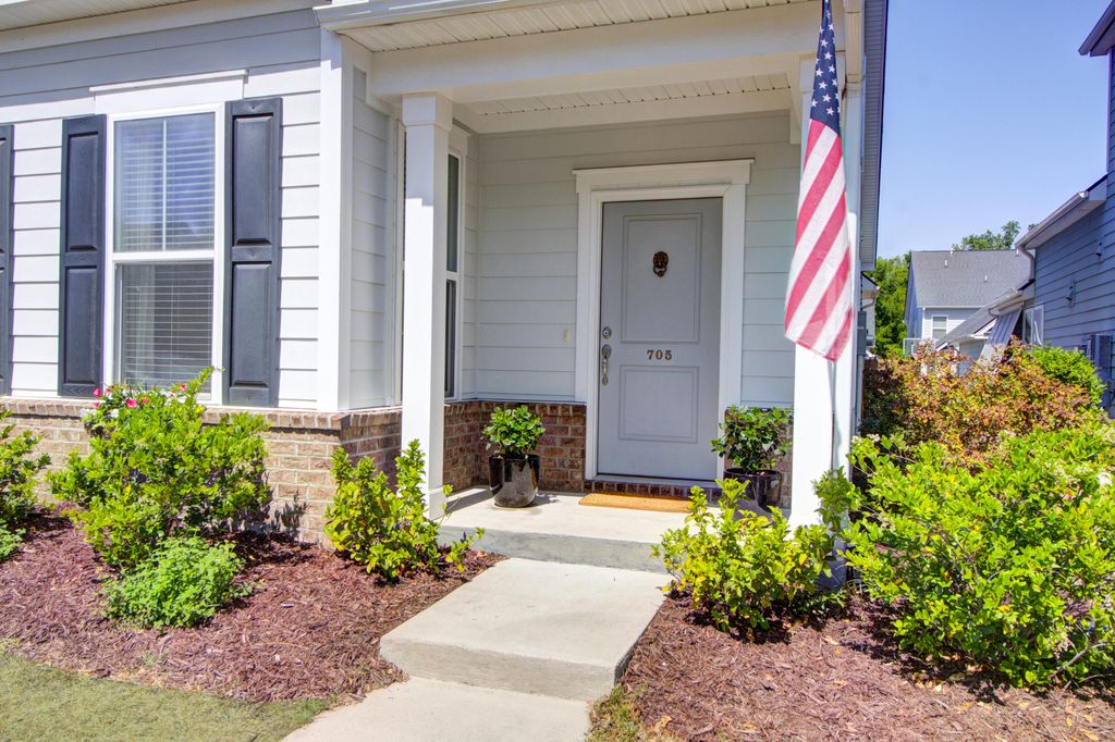 Photo of 705 Rathall Creek Drive, Charleston, SC 29492 (MLS # 26013763)