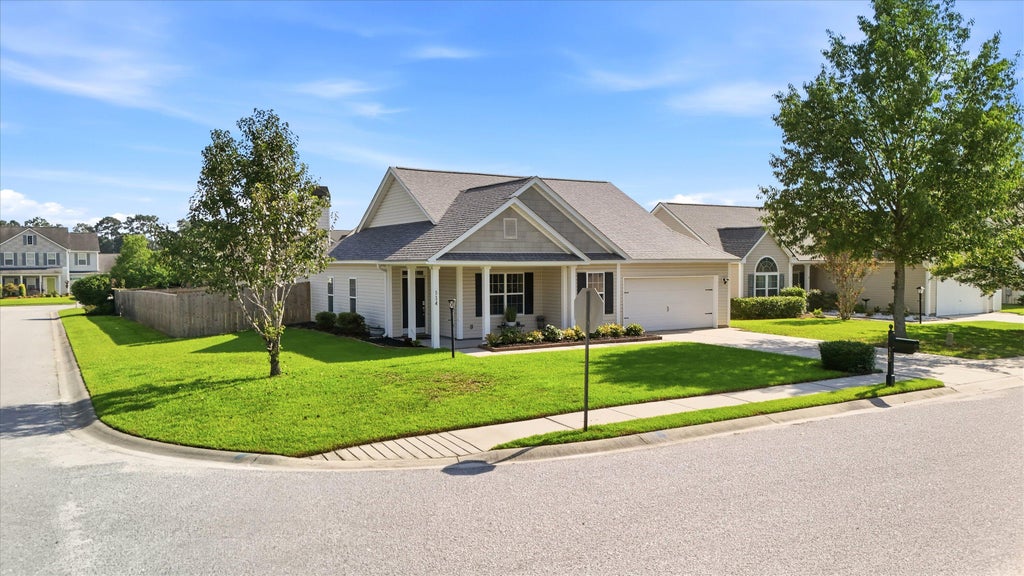 Photo of 114 Cannonsmill Lane, Summerville, SC 29485 (MLS # 26023622)