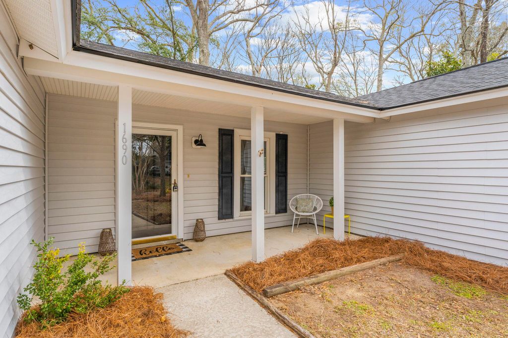 Photo of 1690 Nantahala Boulevard, Mount Pleasant, SC 29464 (MLS # 26005542)