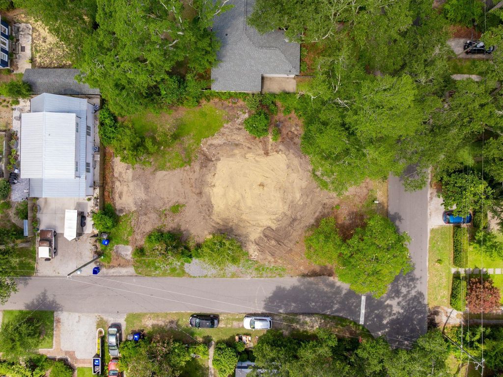 Photo of 2101 Wappoo Drive, Charleston, SC 29412 (MLS # 25014943)