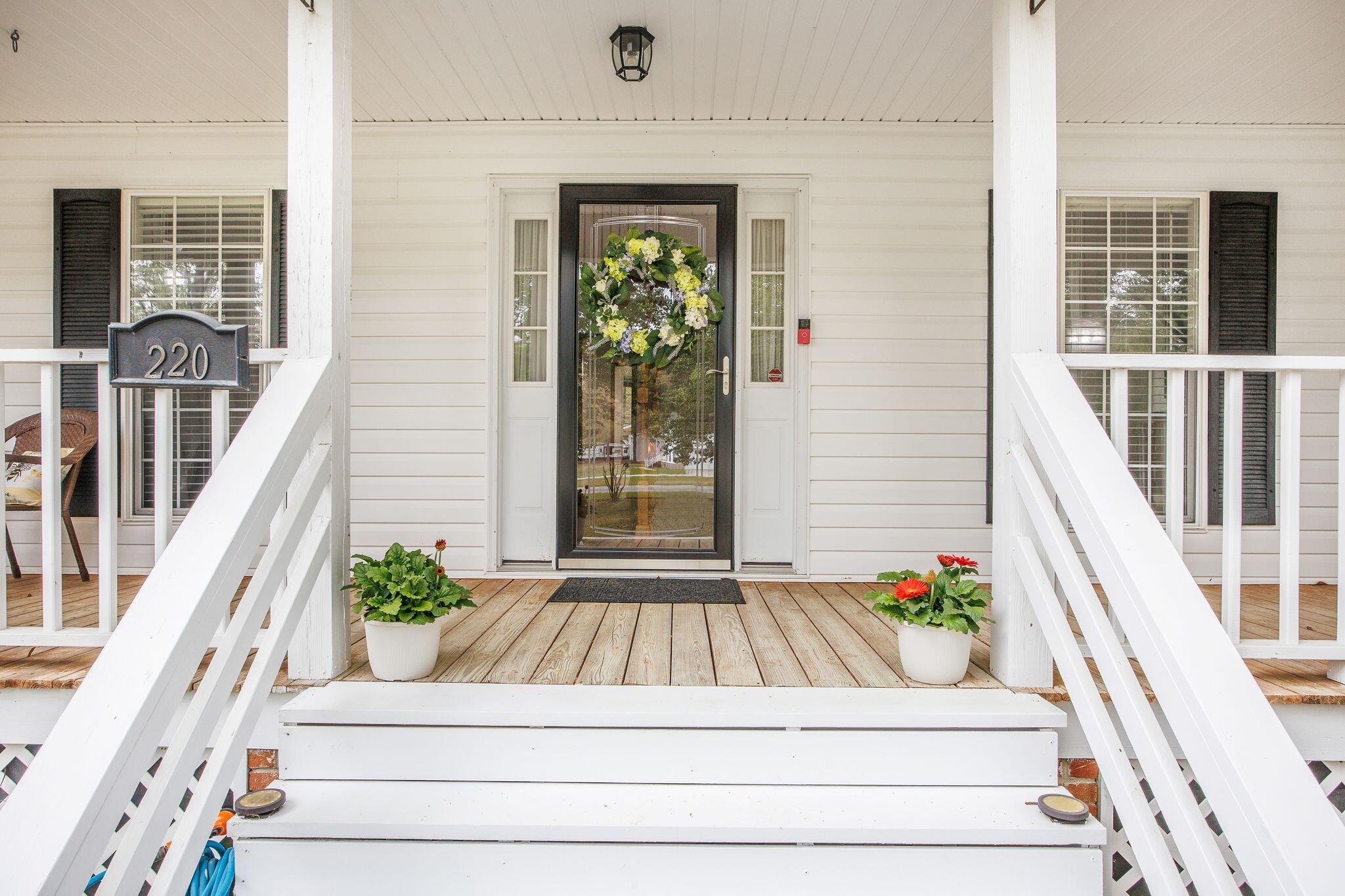 220 New Oak Lane