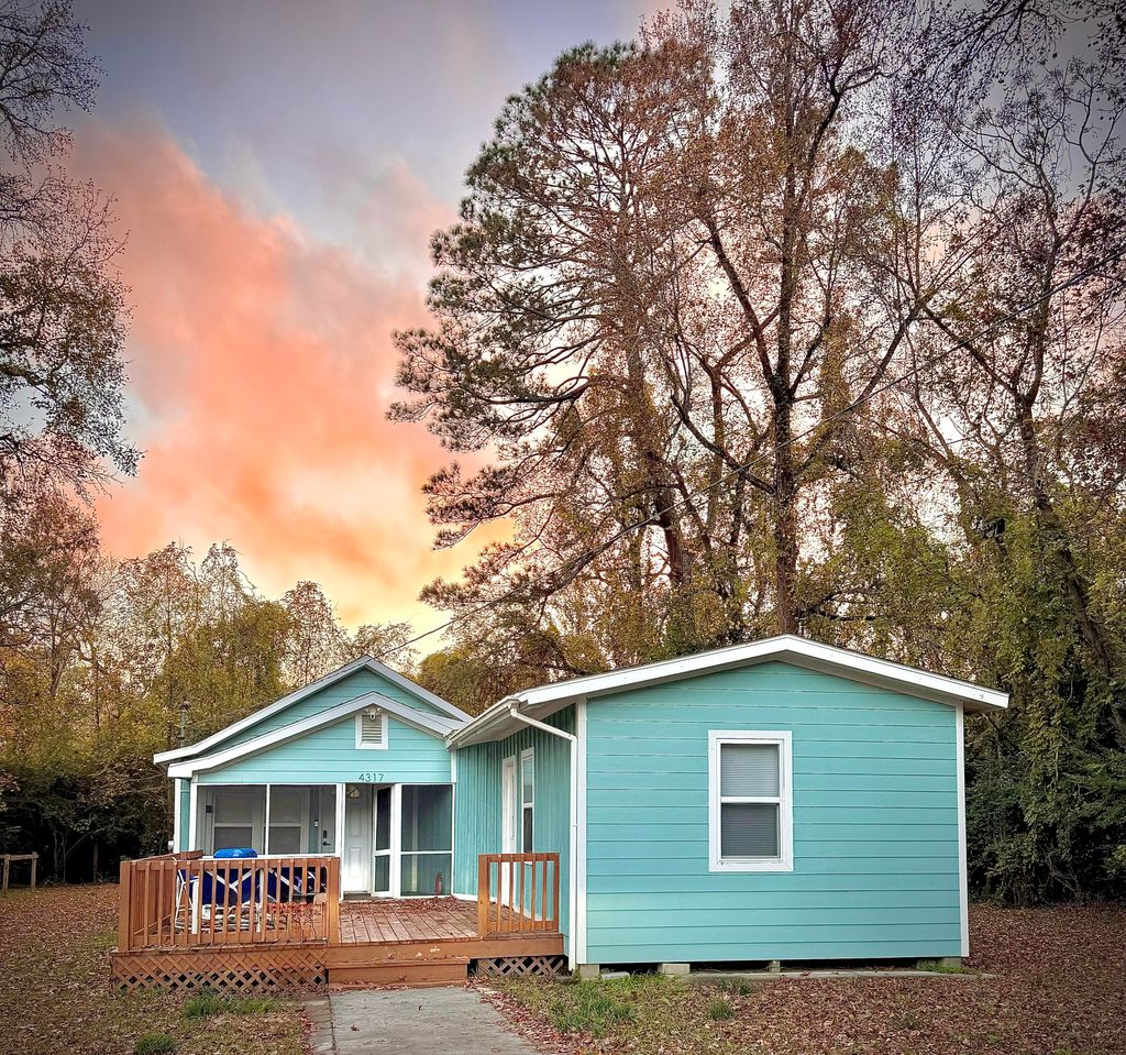 Photo of 4319 Davison Road, Ravenel, SC 29470 (MLS # 25031529)