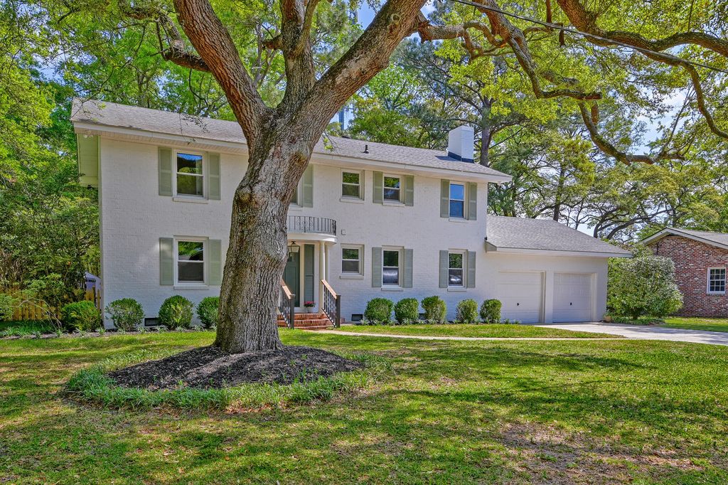 Photo of 1612 Amberly Road, Charleston, SC 29407 (MLS # 26009398)