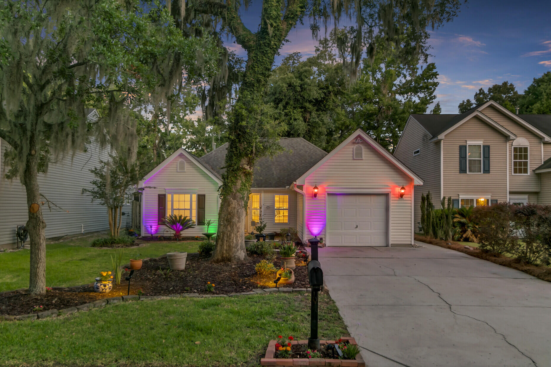213 Moon Shadow Lane