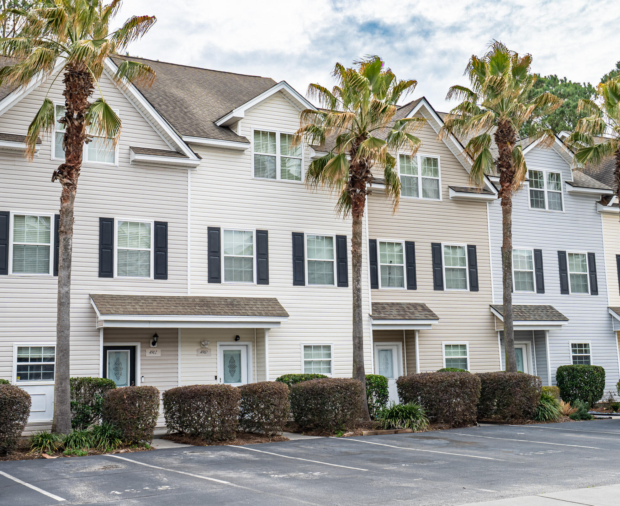 4910 Lake Palmetto Lane