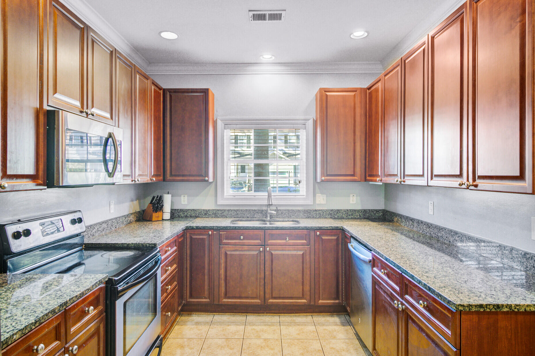 4910 Lake Palmetto Lane