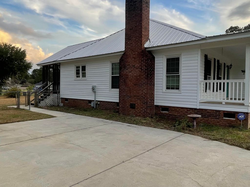 Photo of 135 Mount Gilead Drive, Orangeburg, SC 29118 (MLS # 25027273)