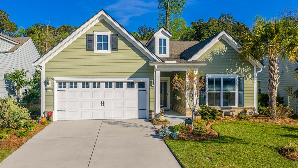 Photo of 6228 Woodsedge Court, Hollywood, SC 29449 (MLS # 26008780)