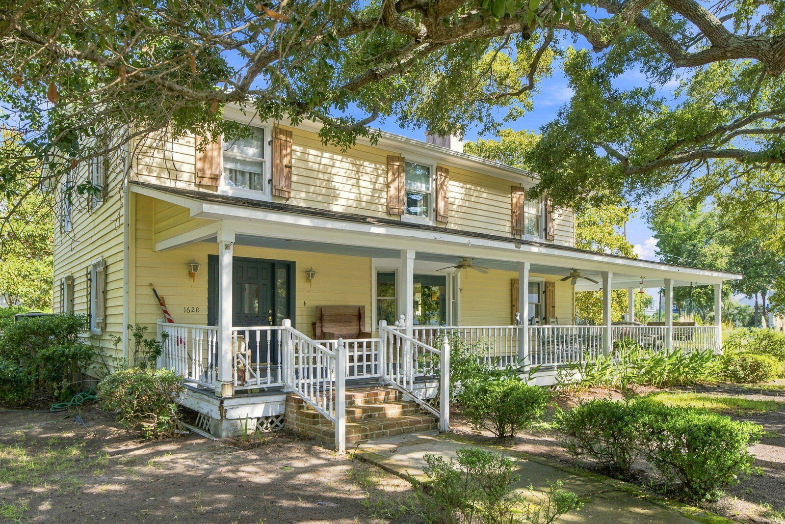 1620 Poe Avenue