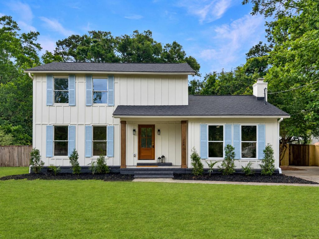 Photo of 1224 Downer Drive, Charleston, SC 29412 (MLS # 26015658)