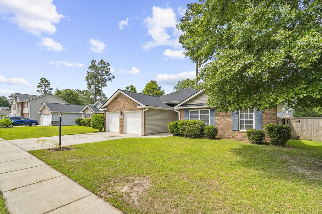 Photo of 1311 Lantern Road, Summerville, SC 29486 (MLS # 26015649)