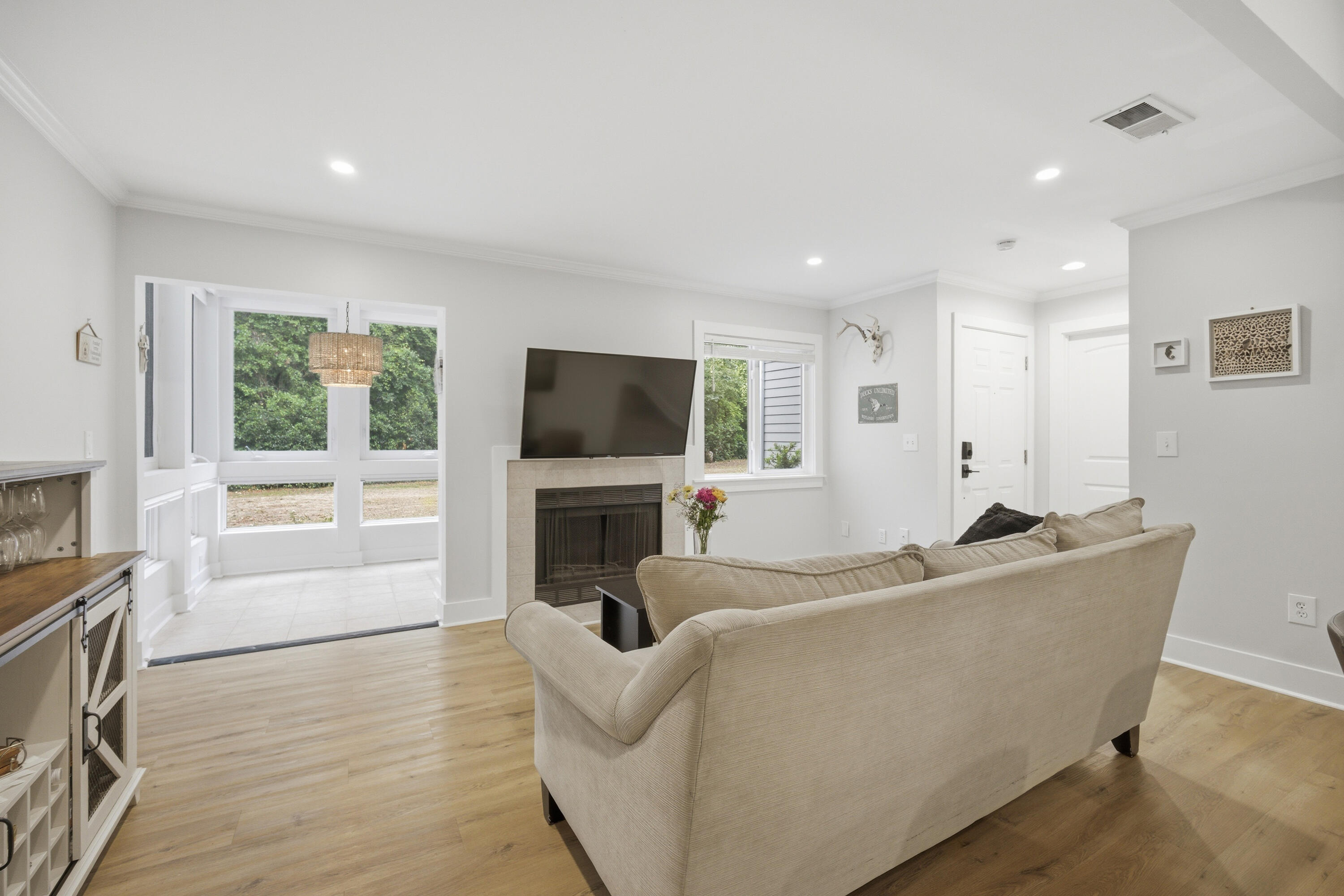 272 Alexandra Drive Unit 14