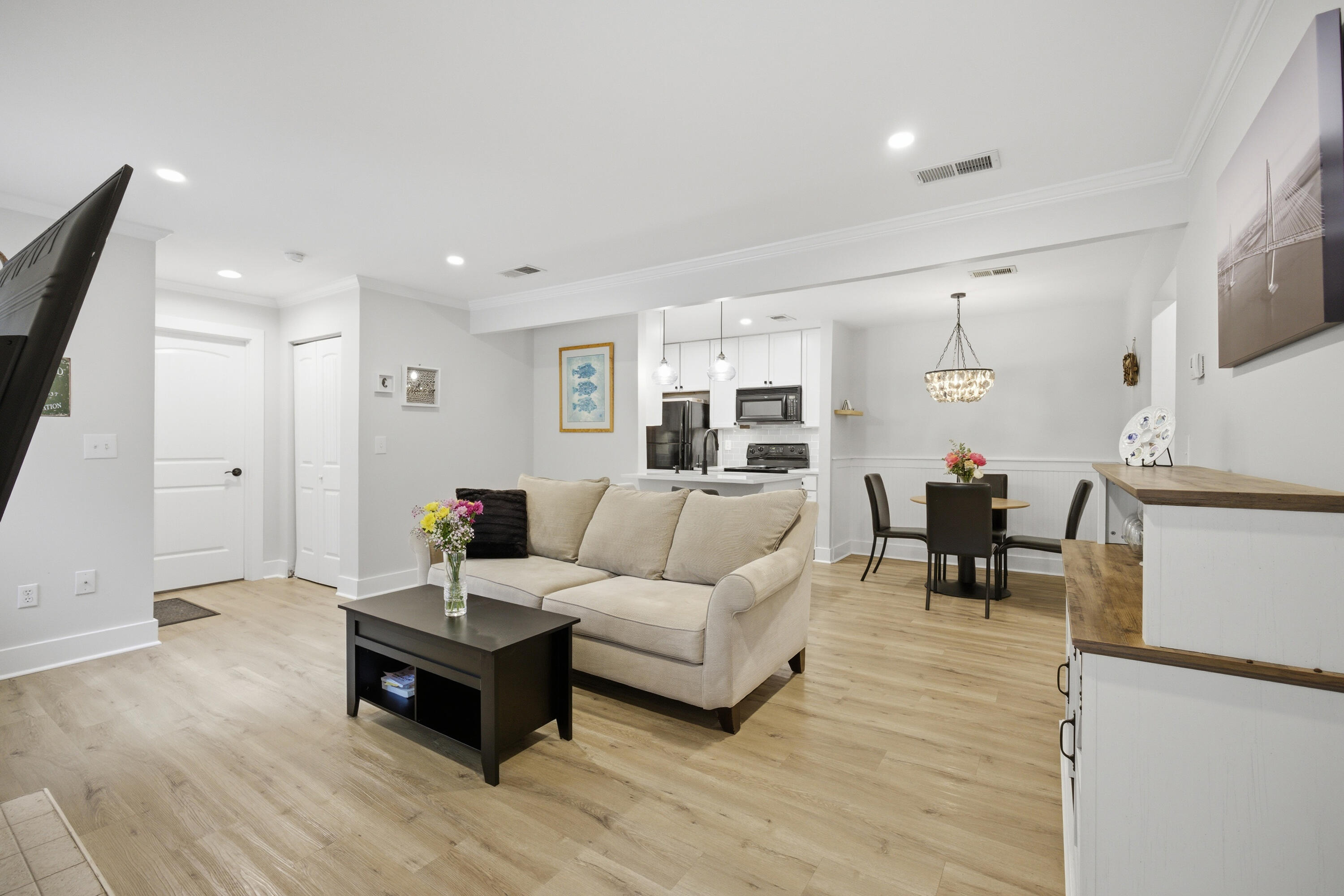 272 Alexandra Drive Unit 14
