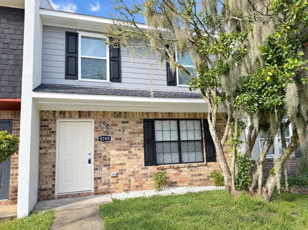 Photo of 5769 Dewsbury Lane, North Charleston, SC 29418 (MLS # 26026936)