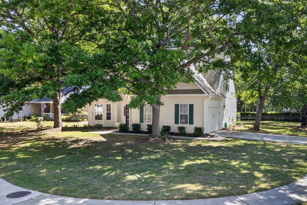 Photo of 3224 Seaborn Drive, Mount Pleasant, SC 29466 (MLS # 26011407)
