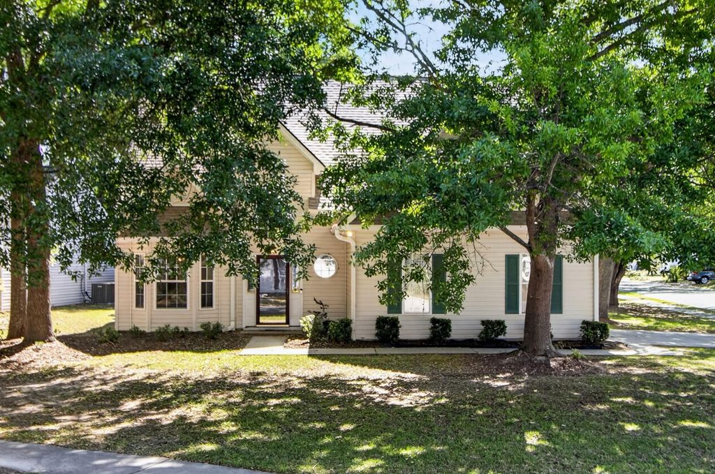 Photo of 3224 Seaborn Drive, Mount Pleasant, SC 29466 (MLS # 26011407)