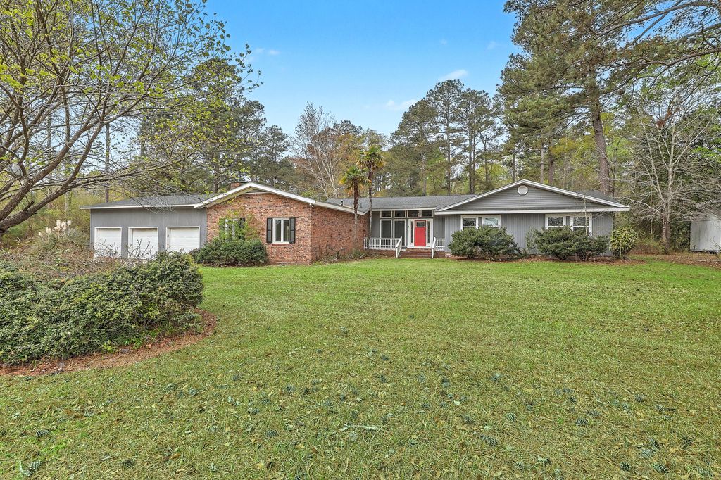 Photo of 825 Patriots Way, Orangeburg, SC 29118 (MLS # 26008745)