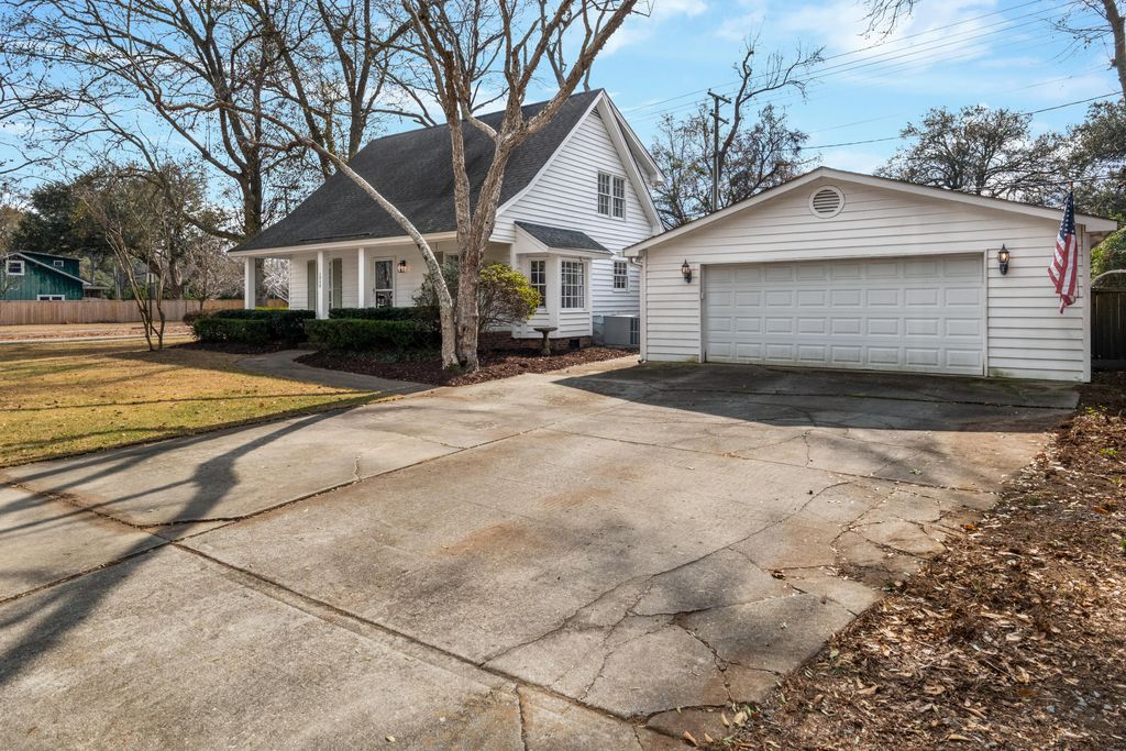 Photo of 1055 Grand Concourse Street, James Island, SC 29412 (MLS # 26003300)